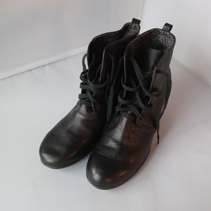 Ankle lace boots